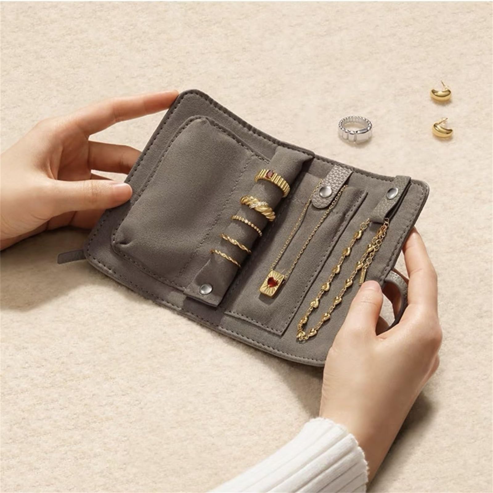 新品　ポアレ　Poiray ジュエリーケース Amazon｜携帯用 ジュエリーボックス ジュエリーロール PUレザー